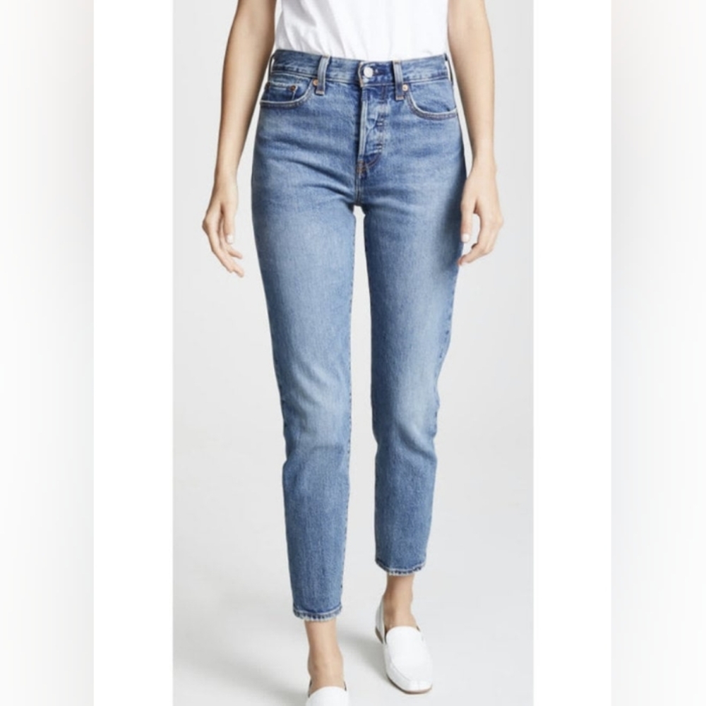 LEVIS Wedgie Icon Fit These Dreams Blue Jean 27